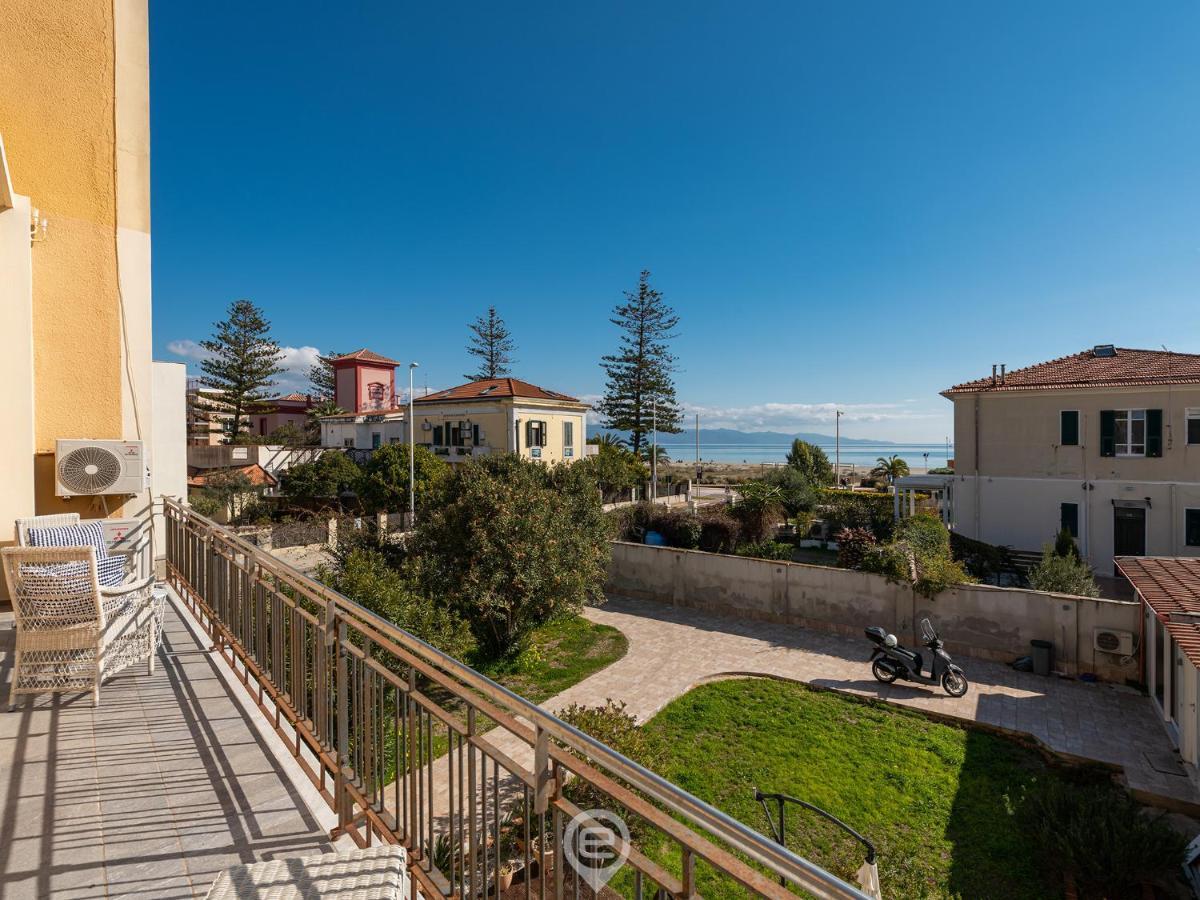 Poetto Sea Breeze - Blue Apartment กาญารี ภายนอก รูปภาพ