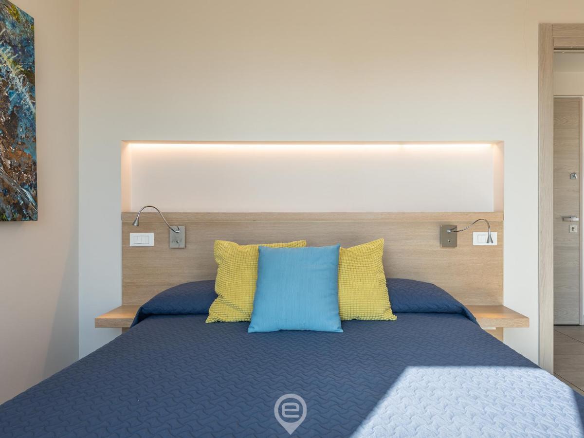 Poetto Sea Breeze - Blue Apartment กาญารี ภายนอก รูปภาพ